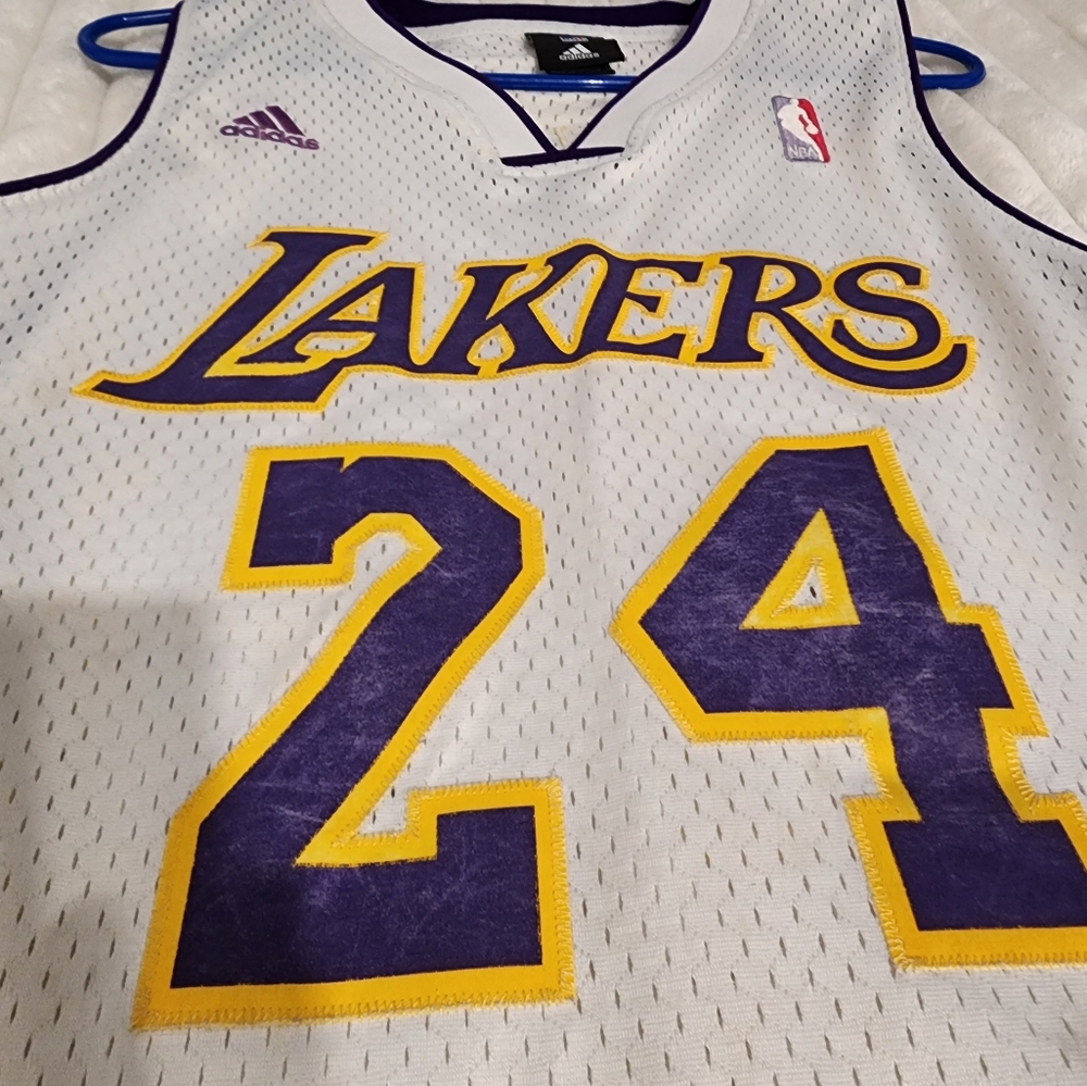 KOBE BRYANT LOS ANGELES LAKERS JERSEY